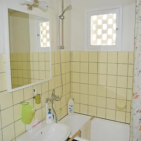 بيت للعطل Two-bedroom Holiday In
